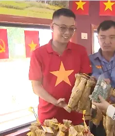 Độc đáo chuyến tàu du lịch "Về miền đất Võ"