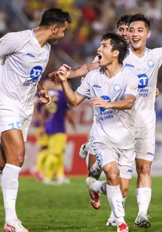 V.League 2024/25: Nam Định "hủy diệt" Hà Nội ngay trên sân nhà đối thủ
