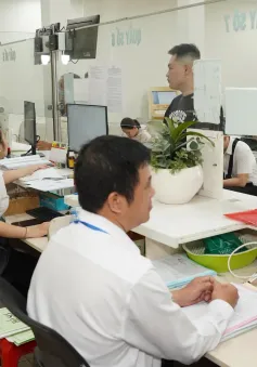 Thủ tướng yêu cầu bãi bỏ 30% điều kiện đầu tư kinh doanh, giảm 30% thời gian giải quyết thủ tục hành chính