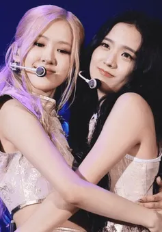 Rosé đối mặt với phản ứng dữ dội từ người hâm mộ Jisoo