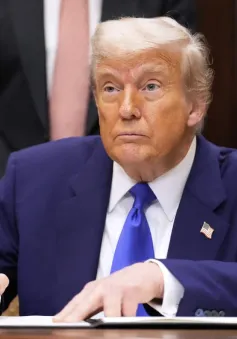 Ông Trump ký sắc lệnh yêu cầu giảm giá thuốc trong 30 ngày