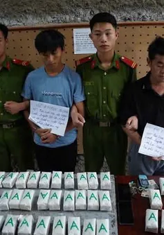 Điện Biên: Bắt giữ nhóm đối tượng vận chuyển trái phép 100.000 viên ma tuý tổng hợp