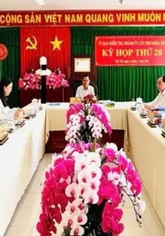 Kỷ luật cảnh cáo Chánh Văn phòng UBND thành phố Cần Thơ