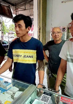 Truy nóng hai đối tượng bịt khẩu trang xông vào nhà thờ cướp tài sản