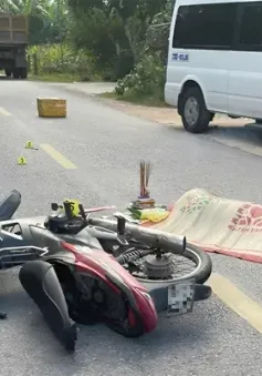 Quảng Bình: Xe máy va chạm với 2 ô tô, một người thiệt mạng