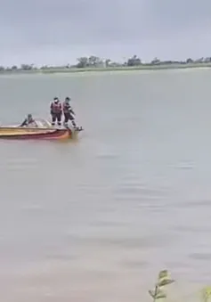 Tìm thấy thi thể 2 mẹ con bị đuối nước trên sông Hồng ở Thái Bình