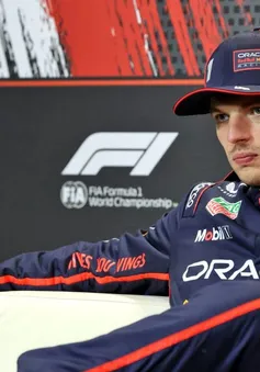 Max Verstappen giành chiến thắng chặng GP Emilia Romagna
