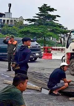 Phạt chủ xe và tài xế xe tải hơn 40 triệu đồng vì làm rơi sắt xuống đường