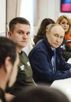 Tổng thống Putin bất ngờ thăm lại vùng Kursk sau khi đánh bật lực lượng Ukraine