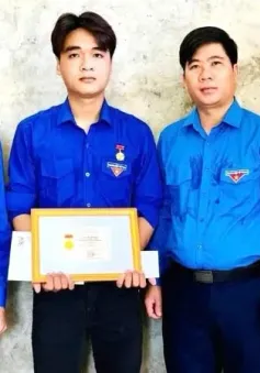 Quảng Bình: Trao Huy hiệu "Tuổi trẻ dũng cảm" cho đoàn viên cứu người đuối nước