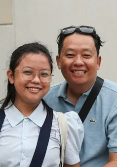 Cái ôm và những điều nhỏ bé tạo nên tình yêu thương trong cuộc sống... vào đề thi khảo sát tuyển sinh lớp 6 ở TP Thủ Đức