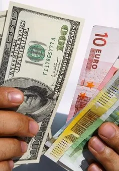 Rổ tiền tệ biến động khi ông Trump hoãn thuế EU