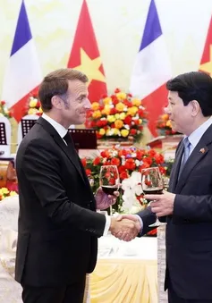 Chủ tịch nước Lương Cường chủ trì chiêu đãi cấp Nhà nước Tổng thống Pháp