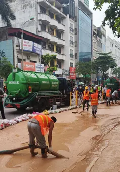Tạm dừng robot khoan hầm metro để khắc phục sự cố bùn trào tại phố Cát Linh