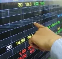 VN-Index vượt 1.340 điểm