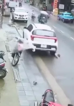 Ô tô mất lái đâm loạt xe máy ở Sa Pa, cháu bé 5 tuổi tử vong