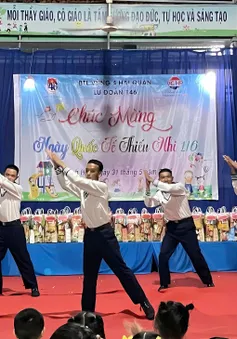 Tết Thiếu nhi chan chứa tình quân dân ở Trường Sa