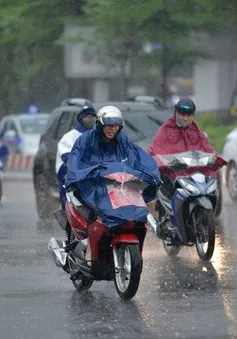 Bắc Bộ và Trung Bộ mưa dông rải rác, có nơi trên 70 mm