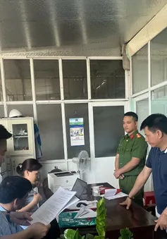 Nam Định: Tạm giữ nhiều tấn vải may mặc, hàng chục nghìn vỏ gối không rõ nguồn gốc