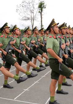 Khối sĩ quan Gìn giữ hòa bình LHQ "vượt nắng thắng mưa" chờ ngày duyệt binh Quốc khánh