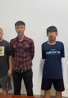 ''Hỗn chiến'' tranh giành khách vào quán cơm, 2 người bị bắt