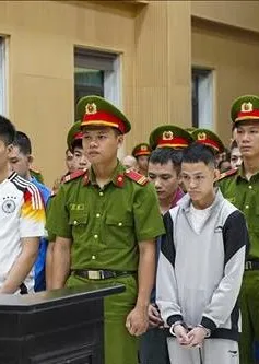 Xét xử đường dây lừa đảo công nghệ cao từ đặc khu Tam giác Vàng, 31 bị cáo lĩnh án