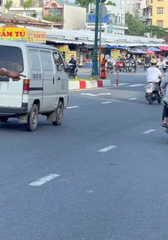Sáng ngày thi đầu tiên: Giao thông thông suốt, thí sinh tự tin