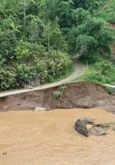 Lũ cuốn trôi 1 người đàn ông ở Lào Cai