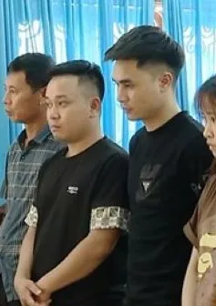 Ổ bay lắc trong quán karaoke bị triệt phá, 8 người dương tính ma túy