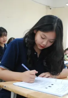 Thí sinh ‘chạy nước rút’ làm quen cấu trúc đề thi tốt nghiệp THPT mới