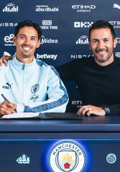 Man City công bố tân binh thứ 4