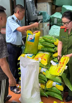 Giả thương hiệu gạo ST25, hai cửa hàng ở Hà Nội bị xử phạt, buộc tiêu hủy bao bì vi phạm