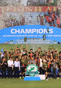 Vòng 21 giải HNQG 2024/2025: Phù Đổng Ninh Bình nâng cúp vô địch, Huế nói lời chia tay