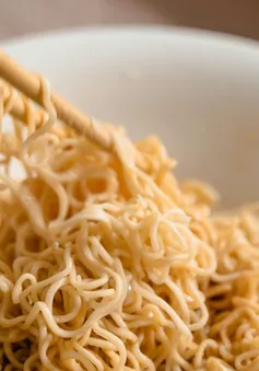 Sai lầm thường gặp khi dùng mì ăn liền và cách khắc phục