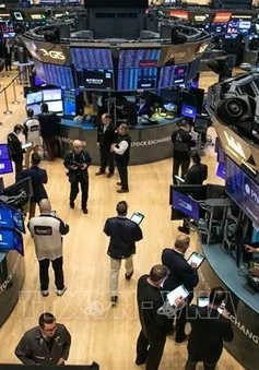 Thị trường chứng khoán Âu - Mỹ giảm điểm