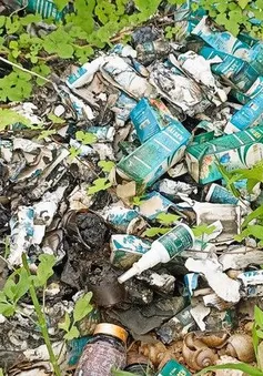 Chủ kênh Tiktok “Gia đình Hải Sen” bị bắt: Nhiều sản phẩm bị đốt cháy nham nhở, vứt bỏ bên đường