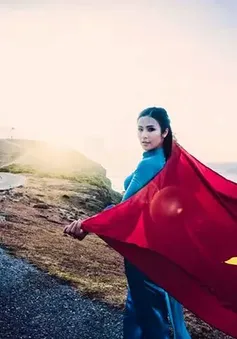 HH Ngọc Hân mặc áo dài hòa bình trên đảo Lý Sơn