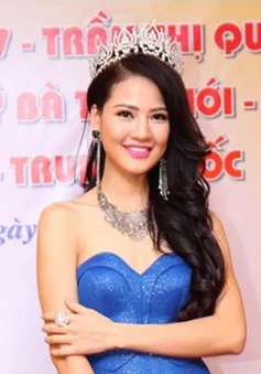 Hoa hậu Trần Thị Quỳnh lên đường thi Mrs World 