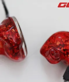 Cận cảnh tai nghe giá 32 triệu đồng 
