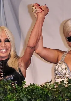 Lady Gaga muốn diện váy cưới của Versace