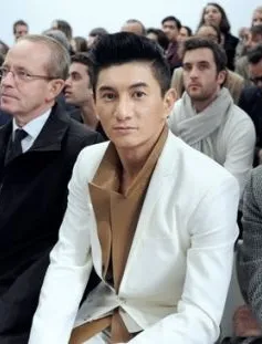 Ngô Kỳ Long nghiện làm việc