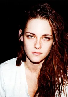 Kristen Stewart chưa dứt tình với Robert Pattinson