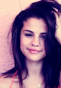 Selena Gomez không nổi tiếng nhờ mối quan hệ với Justin Bieber
