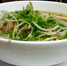 Phở Việt Nam lọt Top 12 món ăn ngon nhất thế giới