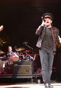U2 phát hành album mới vào năm 2015