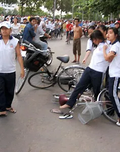 Hành động để chấm dứt bạo lực trong gia đình và nhà trường