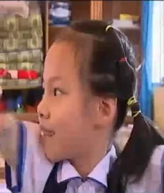Niềm vui được đến trường của cô bé “Nick Vujicic Việt Nam”