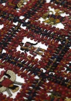 Thụy Điển trả lại tấm vải liệm thời tiền Inca cho Peru