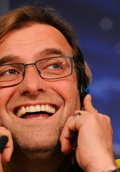 Jürgen Klopp kêu gọi các học trò không “phát điên” trước chiến thắng
