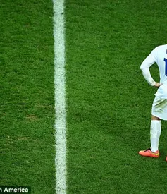 World Cup 2014, Anh 1-2 Uruguay: “Chết” vì HLV Roy Hodgson